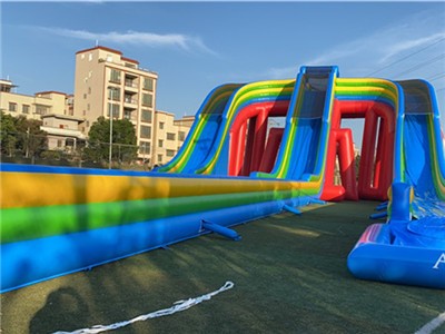 Commercial Giant 3 Lanes Inflatable Slide Suppliers